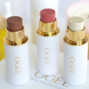 OGEE Luxury Organics Contour Collections
THREE-STEP GLOW ROUTINE